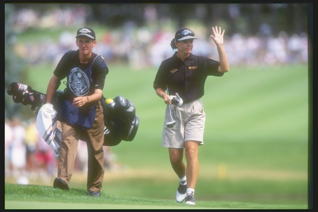 Annika Sorenstam acknowledges the crowd during the 1995 US Women's Open